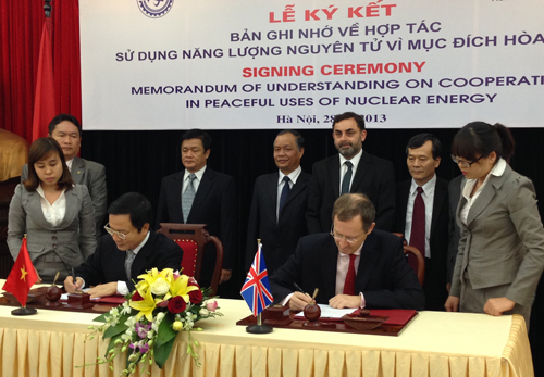 เวียดนามและอังกฤษร่วมมือด้านพลังงานปรมาณูเพื่อสันติ